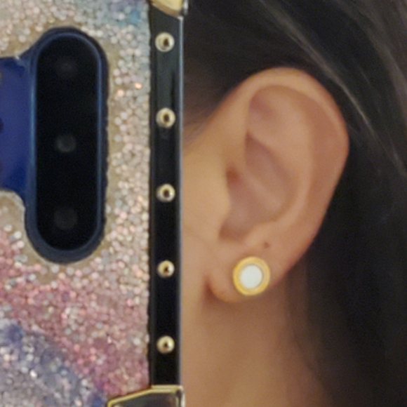 E 21C NEW Gold Pearlescent Stud Earrings - Picture 6 of 6